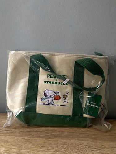 Starbucks peanuts snoopy - starbucks,