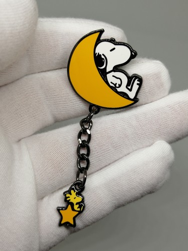 Snoopy peanuts pin - peanuts,