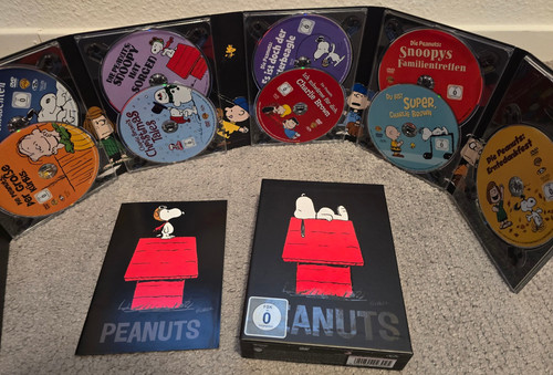 Peanuts snoopy dvd superbox - peanuts,