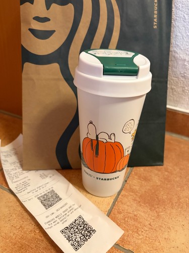 Starbucks peanuts snoopy - peanuts,