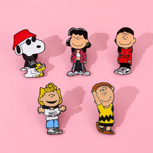 Snoopy peanuts pin - snoopy,